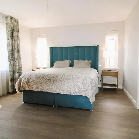 Clarinbridge Large New Holiday home